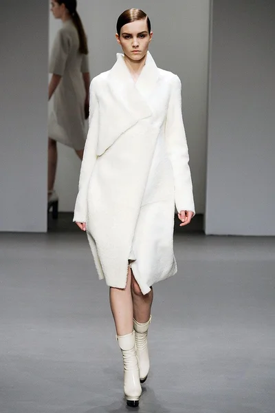 Look 12